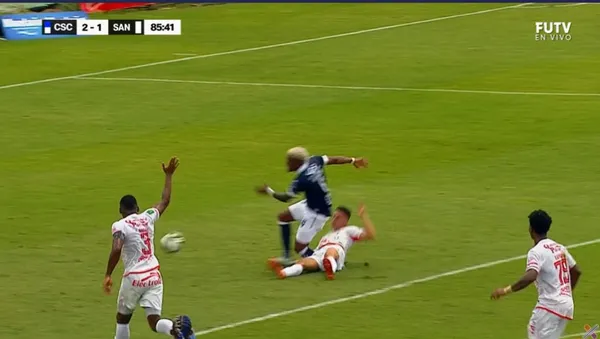 Lesión de Jeikel Venegas en Cartaginés