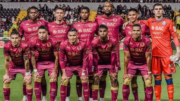 Tres morados se alejan de Tibás.