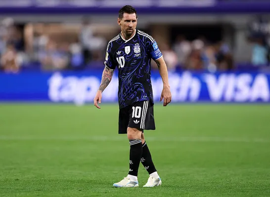 Argentina volverá a usar su uniforme alternativo para las semifinales del Mundial 2026 (Getty Images).