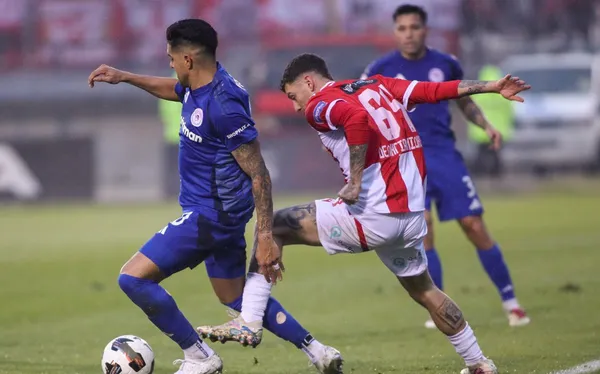 Luis Palma disfrutó de su primera titularidad en el Olympiacos de Grecia.