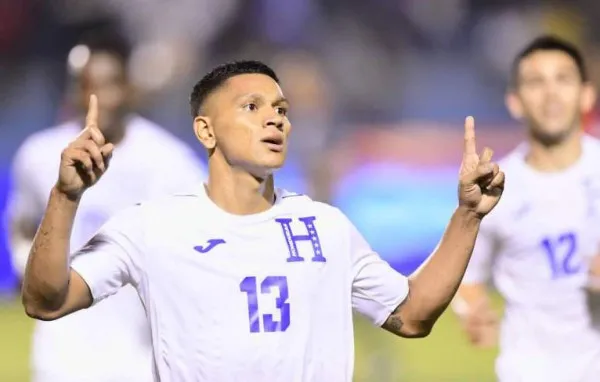 Bryan Moya tiene 4 goles en 18 partidos con Selección Nacional.