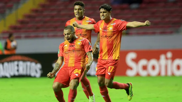 John Jairo Ruiz conquistó los torneos Apertura 2021 y 2024, además de dos Supercopas, con Herediano. (