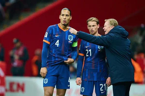 Virgil van Dijk y Frenkie de Jong son las dos grandes figuras que Koeman tiene a disposición (Getty Images).