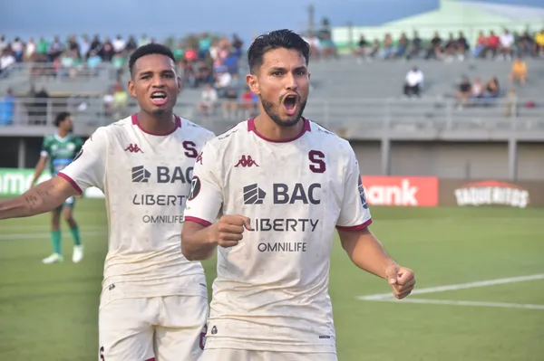 Deyver Vega está a punto de volver a las canchas (Saprissa).