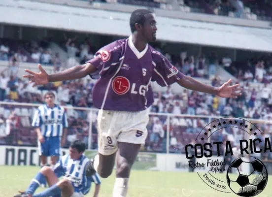 Lacey se ganó el cariño de los morados a fuerza de goles (Retro Fútbol Costa Rica).
