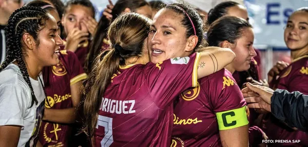 Saprissa le puso fin a la extensa hegemonía rojinegra en el fútbol femenino (Saprissa).