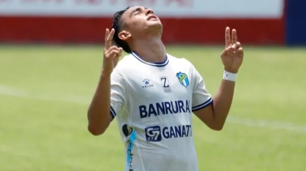 Diego Santis no fue convocado por Sopegno. (
