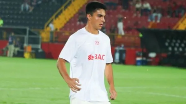 Santiago van der Putten con Alajuelense 