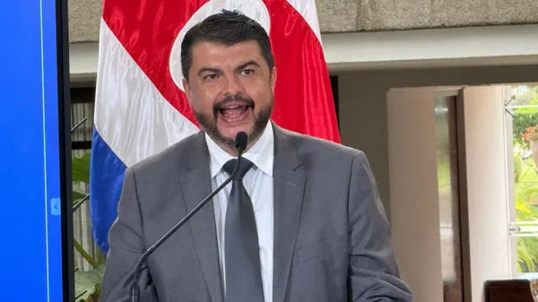 Mario Zamora entró en discusiones con Jafet Soto. (El Mundo)
