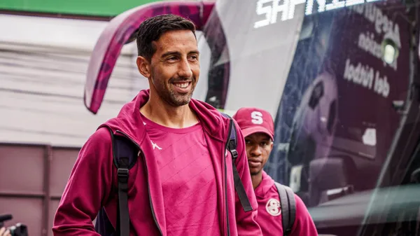 Mariano Torres estaría ante Alajuelense. (