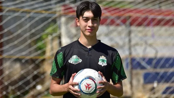 Marlon Romero jugó las escuelas de Ajax y Barcelona.