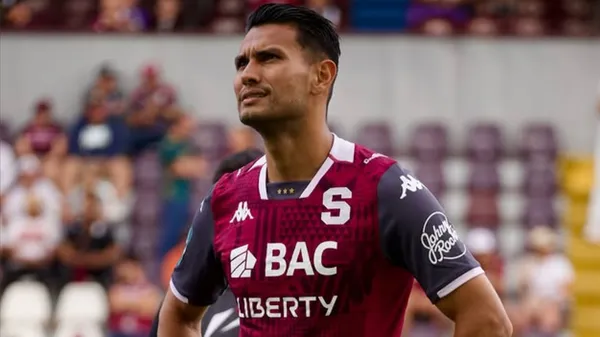 Deyver Vega se sometió a una artroscopia (Saprissa).