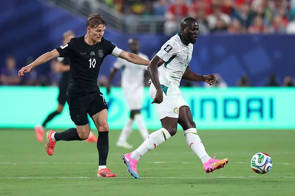 Kalidou Koulibaly tuvo una noche fatídica ante los nórdicos (Getty Images).