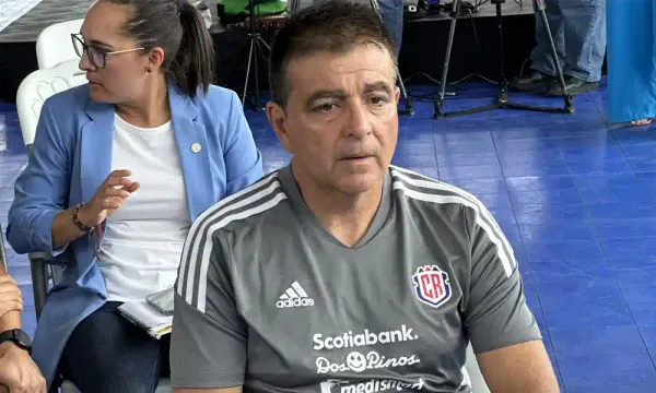 Claudio Vivas - Selección Costa Rica