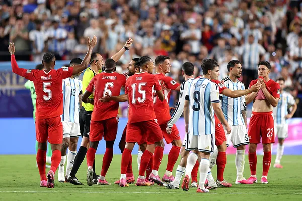 Embolo se fue expulsado cuando Argentina y Suiza empataban 1-1 (Getty Images).