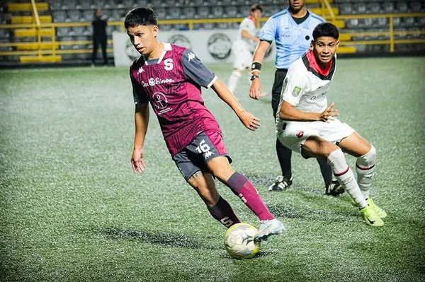 Denilson Ampie debutó en la ADG con solo 15 años (Instagram).