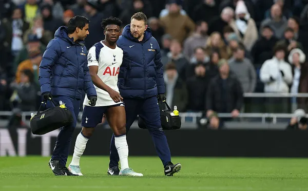 Mohammed Kudus se lesionó en el tramo final de la temporada con los Spurs (Getty Images).