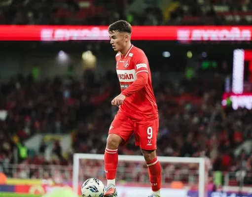 Manfred Ugalde saldría vendido en el presente mercado de fichajes (Instagram).