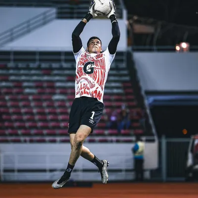 Bayron Mora no convence a los fanáticos rojinegros (LDA).