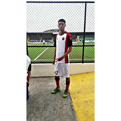 José Escalante pasó por la Liga, pero no llegó a jugar con el primer equipo (Instagram).