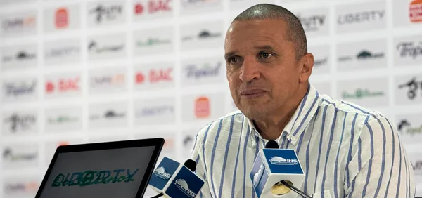 Erick Lonnis - miembro del comité en el Deportivo en Saprissa
