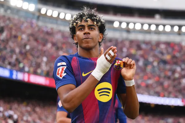 Lamine Yamal y Barcelona deben esperar. (Getty Images)