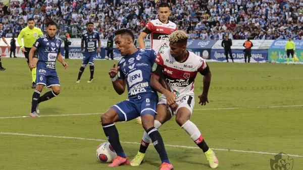 Cartaginés y Alajuelense se vuelve a suspender. (