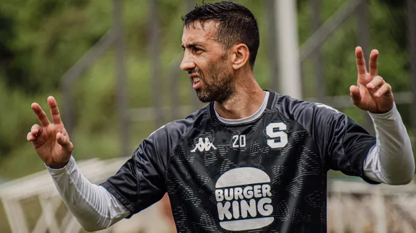 El futuro de Mariano Torres aún no se define (Saprissa):