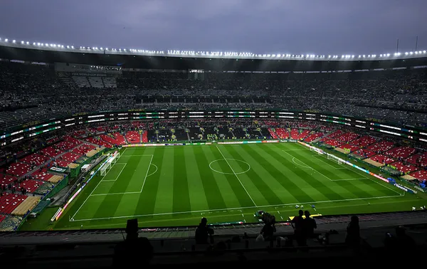 La lluvia no para en el Estadio Azeca (Getty Images)