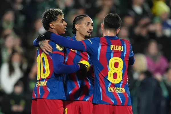 Yamal, Raphinha y Pedri, tres de los cinco capitanes blaugranas.