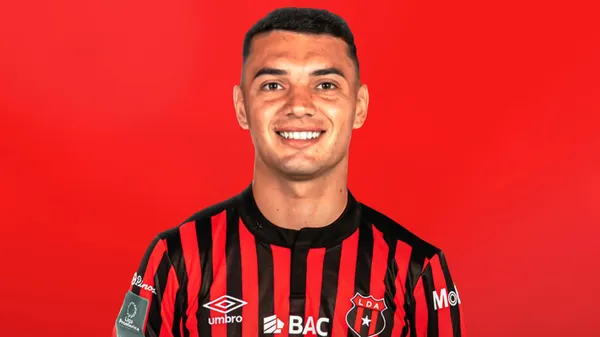 Malcom Pilone cobra un buen salario en Alajuelense. (