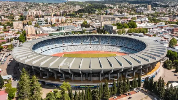El Estadio del Dinamo Tbilisi en el que jugará Óscar Santis. (