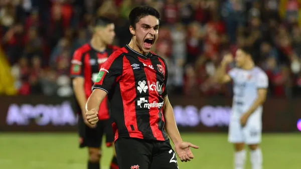 Santiago van der Putten es una de las joyas de Alajuelense. (