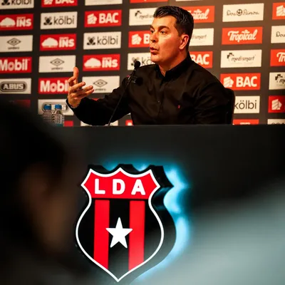Ismael Rescalvo fue presentado en Alajuelense. (LDA)