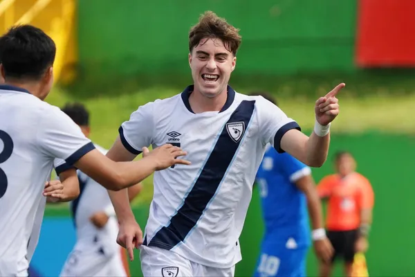 Matt Evans con la Selección de Guatemala