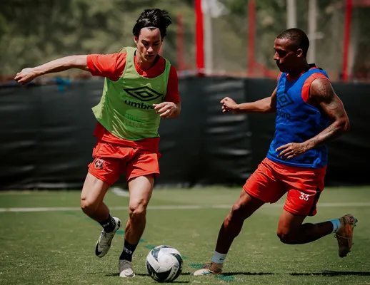 Juanpi Añor en acción durante la pretemporada con Alajuelense. (