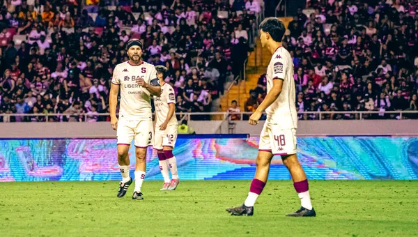 Thiago compartió campo con su padre en los 90 Minutos por la Vida (Saprissa).