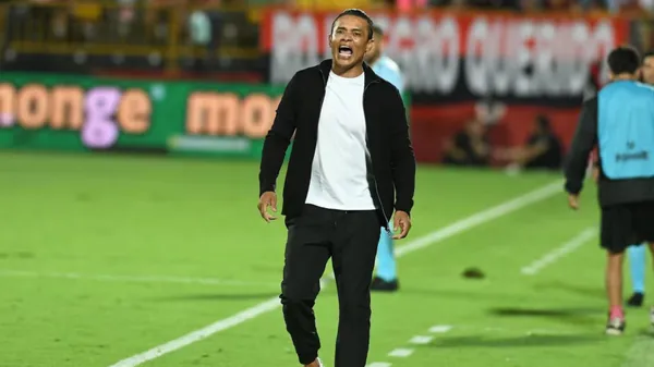 Paté Centeno será nuevo DT de San Carlos. (