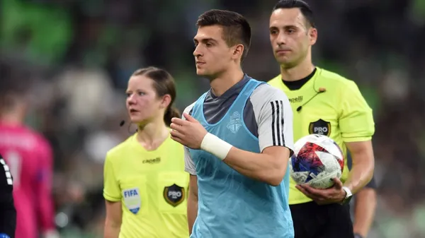 Tomás Romero no va ni al banco del New York City. (