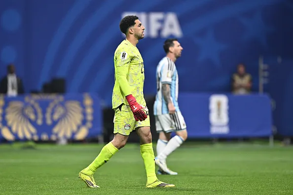 Oufa Shobeir fue uno de los jugadores de Egipto que vio la tarjeta amarilla. (Getty Images)