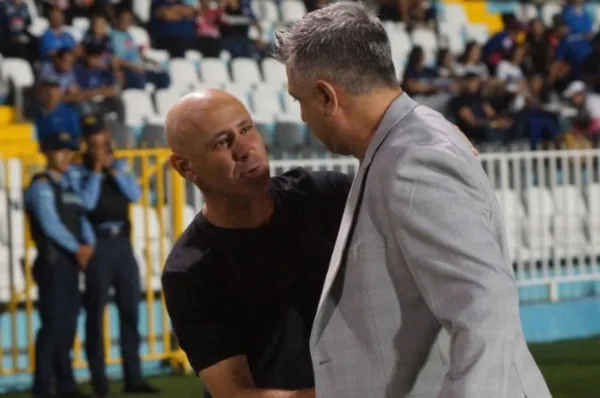 Diego Vázquez no cuenta con el problema que Espinel si en Olimpia.