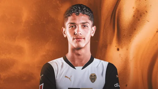 Warren Madrigal - Valencia FC