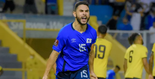 Alex Roldán con la camiseta de El Salvador - MLS Soccer