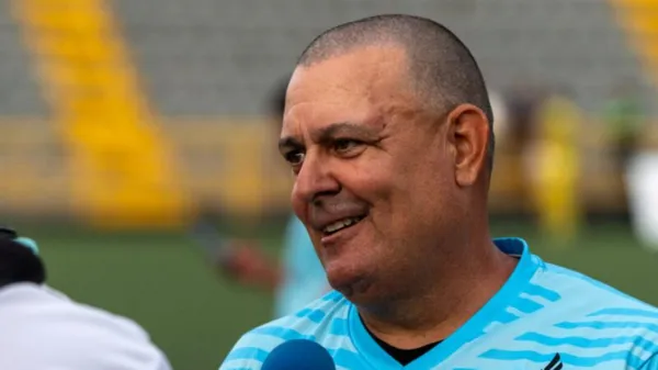 Yunielys Castillo dirige al Consultants y a Cuba.