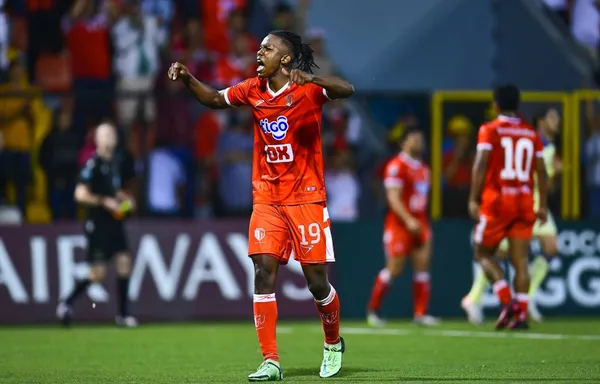 Evert Martínez, eufórico, durante el partido que Real Estelí le ganó 2-1 a América el año pasado. (