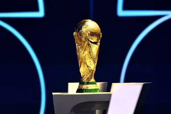 La Copa del Mundo está hecha de oro y mide 36,8 centímetros de altura (Getty Images).