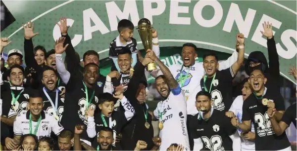 Comunicaciones campeón del Apertura 2023 de la Liga nacional de Guatemala - La Red 1061