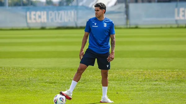 Luis Palma no debutará con Lech Poznań este martes. (