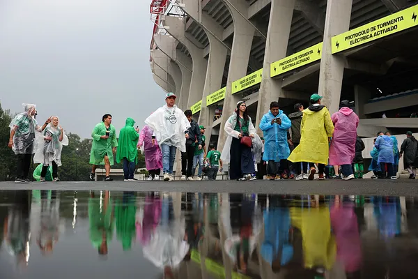 Fuertes lluvias y rieso de actividad eléctrica en el Azteca (Getty Images).