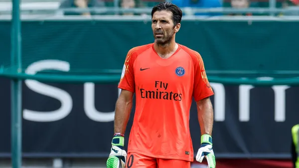 Gianluigi Buffon tuvo un paso fugaz por PSG. (